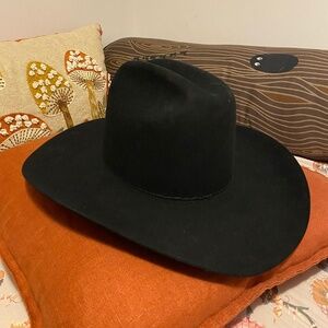 Resistol 6X Black 6 7/8 Cowboy Hat (off-size band)